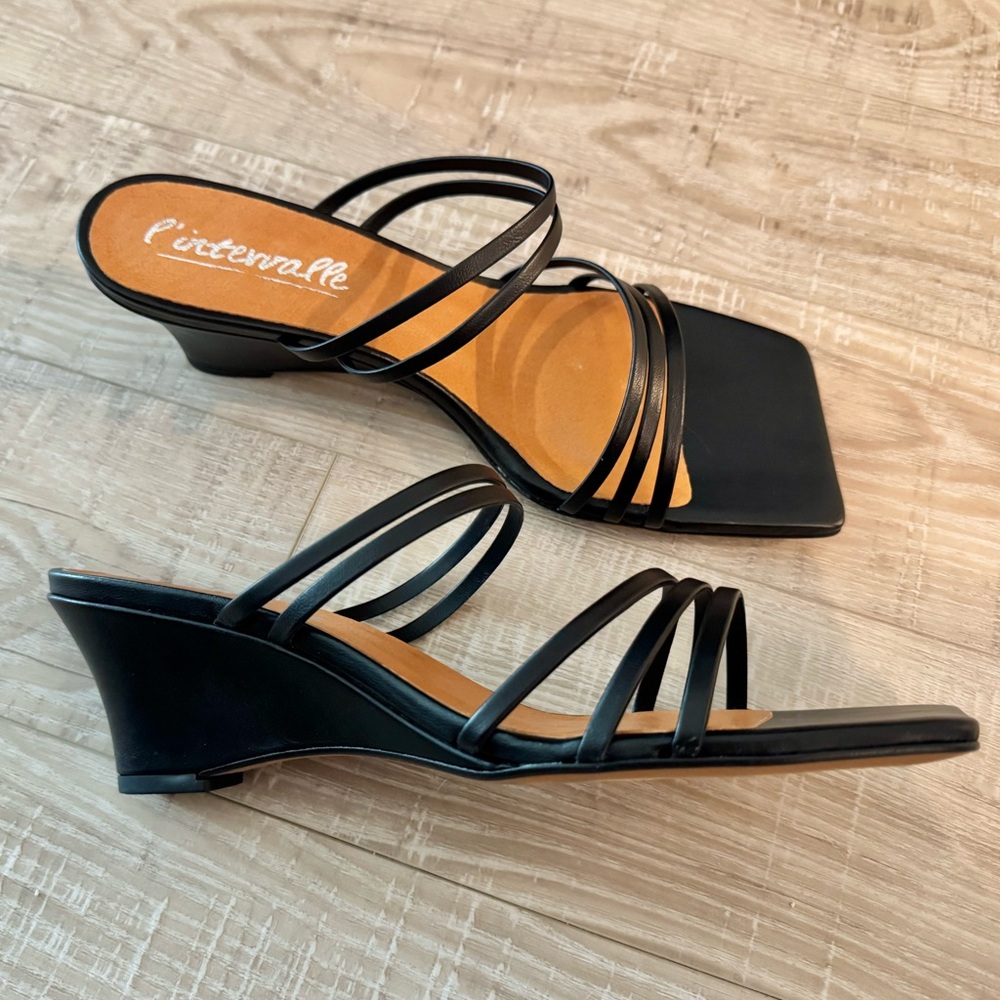 l’intervalle strappy sandals - size 9 (40) BRAND NEW